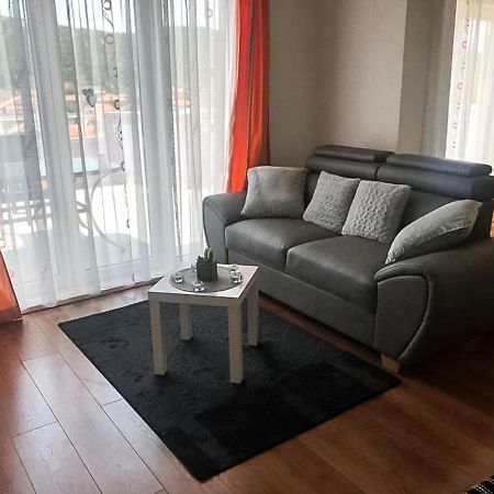 Apartments Sea Star Ivana มารีนา ภายนอก รูปภาพ