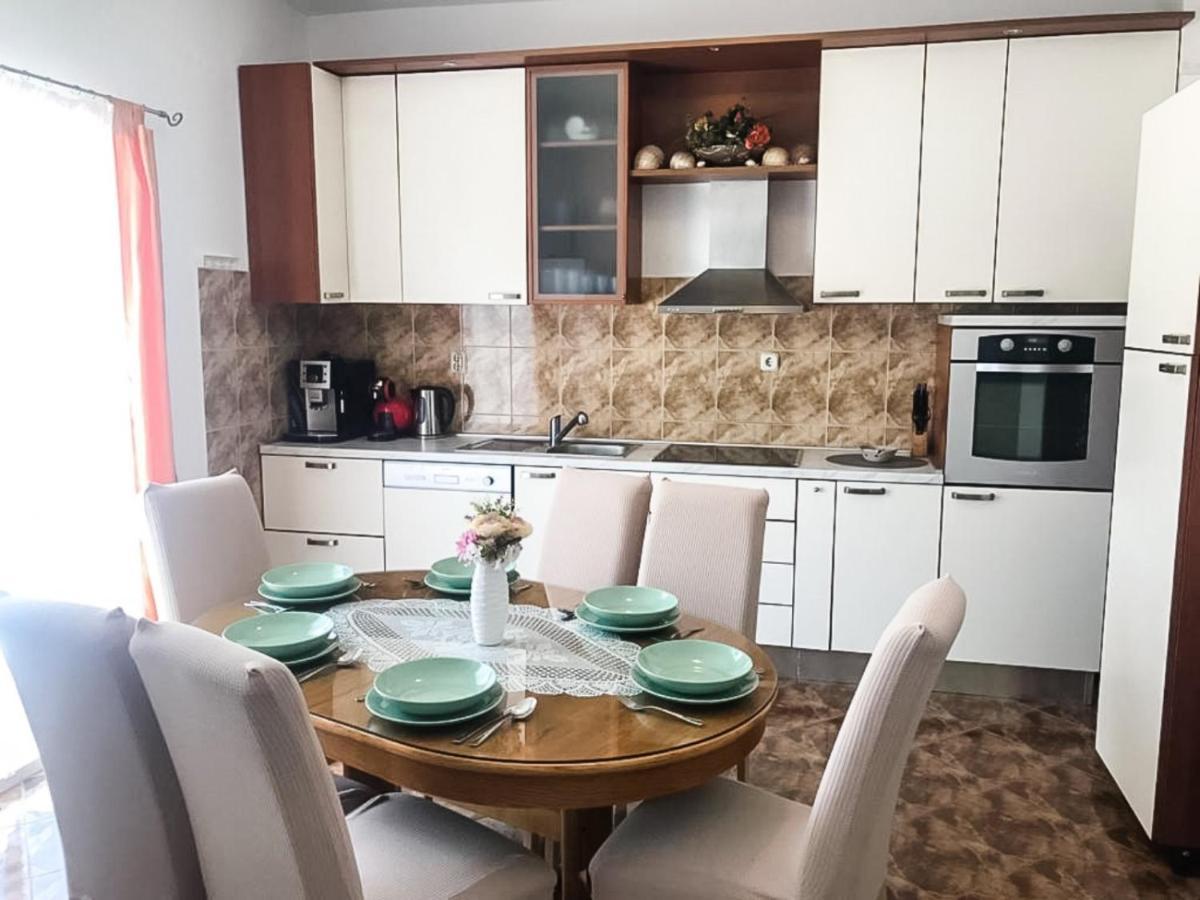 Apartments Sea Star Ivana มารีนา ภายนอก รูปภาพ