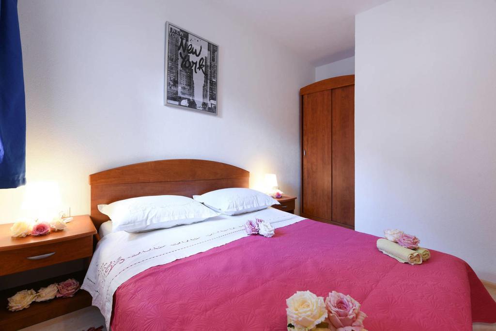 Apartments Sea Star Ivana มารีนา ภายนอก รูปภาพ