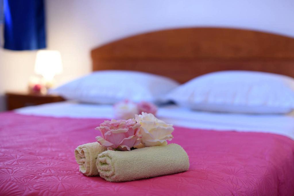 Apartments Sea Star Ivana มารีนา ภายนอก รูปภาพ