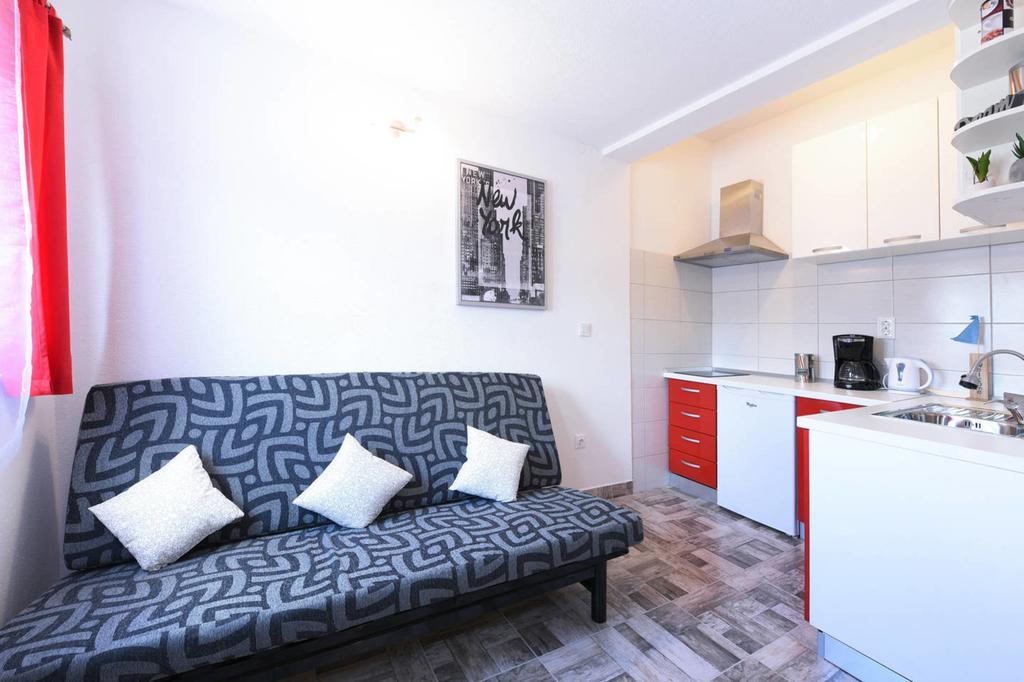 Apartments Sea Star Ivana มารีนา ภายนอก รูปภาพ