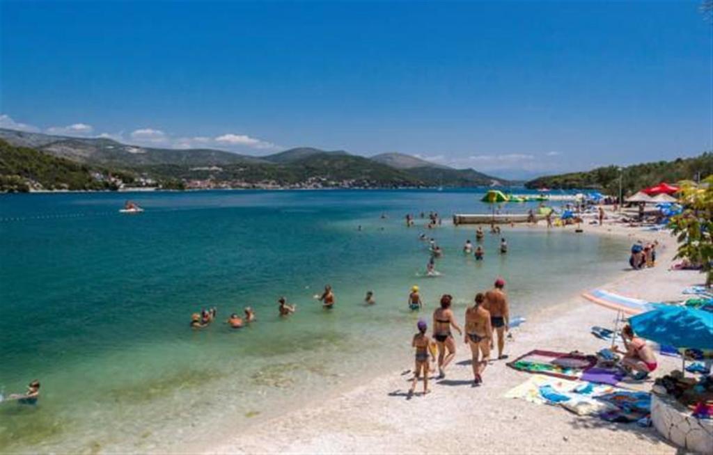 Apartments Sea Star Ivana มารีนา ภายนอก รูปภาพ
