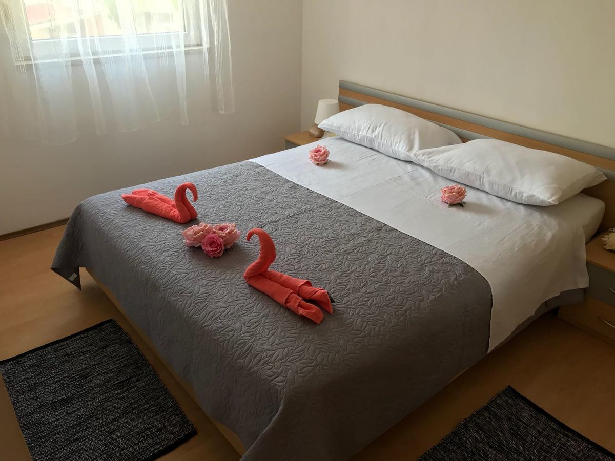 Apartments Sea Star Ivana มารีนา ภายนอก รูปภาพ