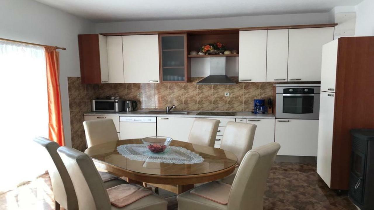 Apartments Sea Star Ivana มารีนา ภายนอก รูปภาพ