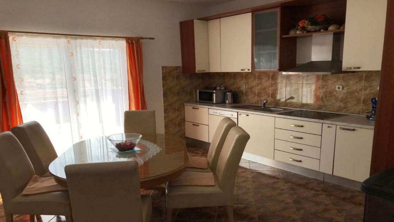 Apartments Sea Star Ivana มารีนา ภายนอก รูปภาพ